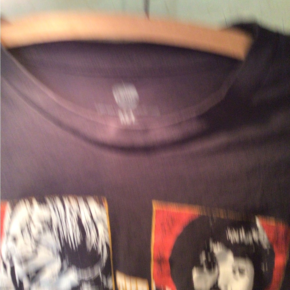 New! Vintage The Beatles Short Sleeve Tee - Black and Red - Picture 3 of 3